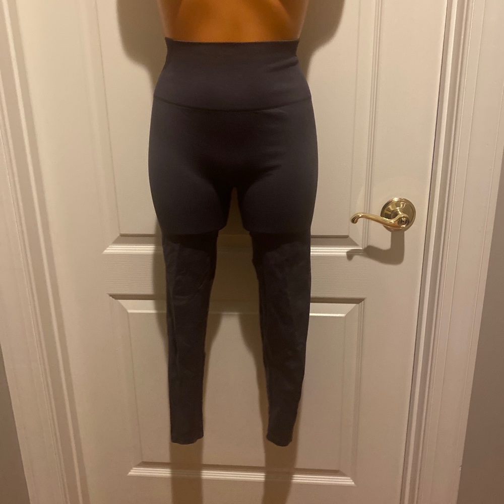 Fabletics High-Waisted Compression Legging S Smal… - image 2